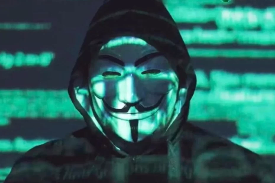 Anonymous hackeó al organismo censor de medios rusos y filtra 340 mil archivos